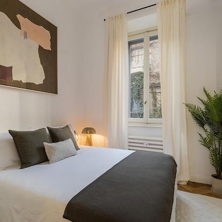Casa Unica Milano - Elegant Apartment With Balcony - Centrale 1 Exterior photo