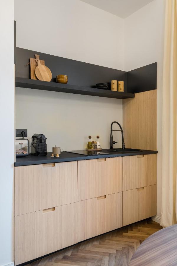 Casa Unica Milano - Elegant Apartment With Balcony - Centrale 1 Exterior photo