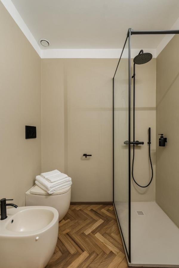 Casa Unica Milano - Elegant Apartment With Balcony - Centrale 1 Exterior photo