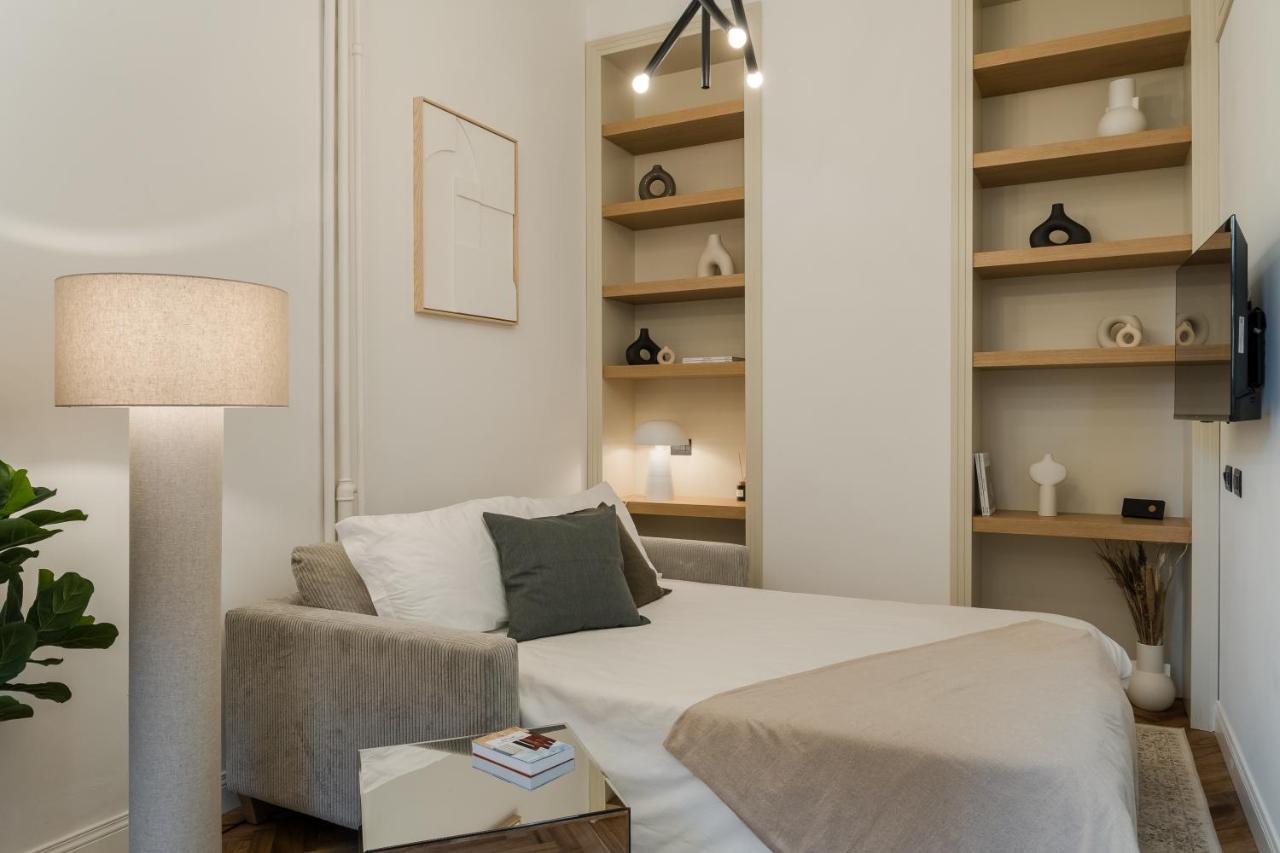 Casa Unica Milano - Elegant Apartment With Balcony - Centrale 1 Exterior photo