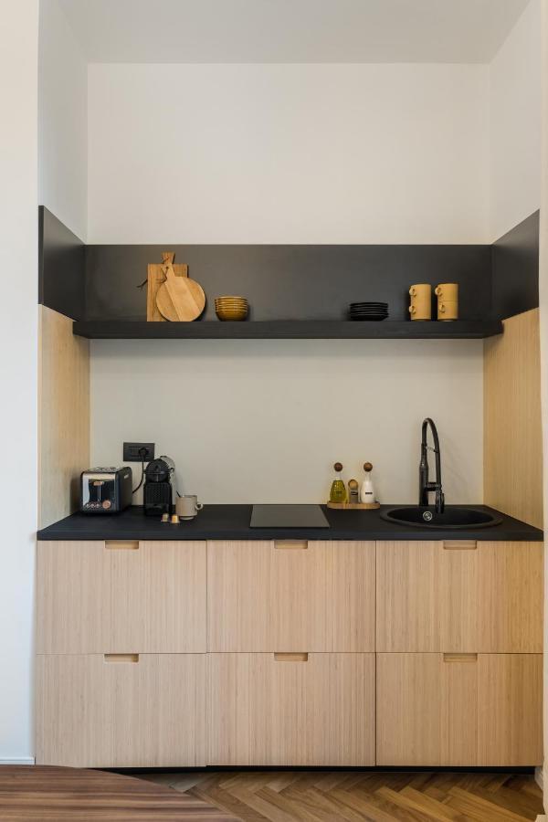 Casa Unica Milano - Elegant Apartment With Balcony - Centrale 1 Exterior photo
